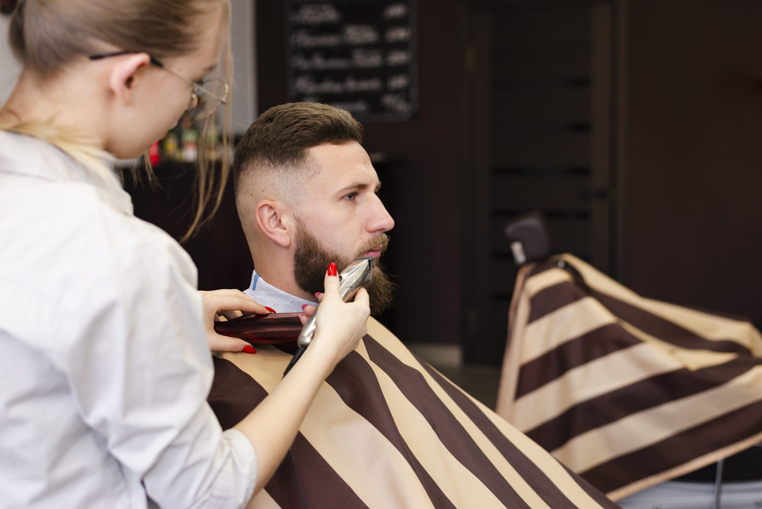 Бръснаро - фризьорски услуги