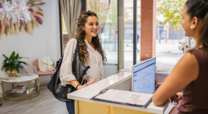 Комуникация с клиенти и водене на клиентска документация